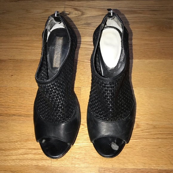 Banana Republic Woven Heels - Picture 2 of 4